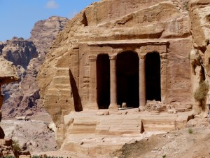 templos en Petra de piedra
